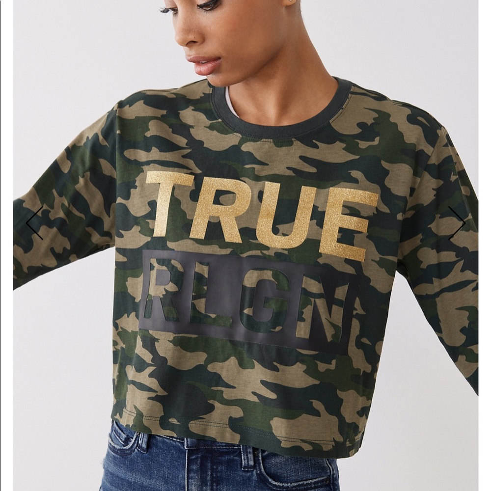 TRUE RELIGION | LONG SLEEVE LOGO CROP TEE
